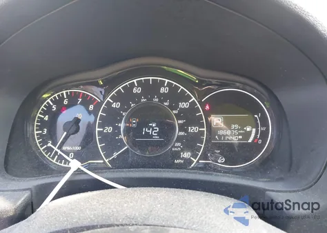 2015 Nissan Versa Note S (Sr)/S Plus/Sl/Sr/Sv z USA, uszkodzony, nr VIN 3N1CE2CP7FL425099